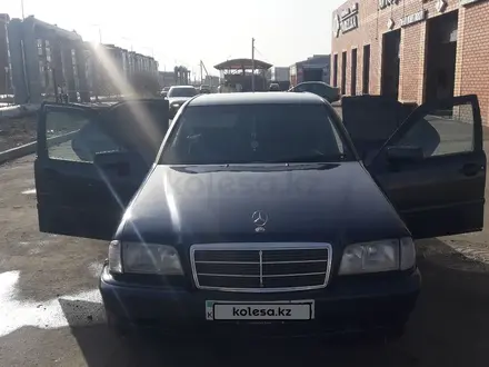 Mercedes-Benz C 180 1999 года за 1 950 000 тг. в Петропавловск – фото 11