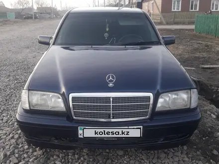 Mercedes-Benz C 180 1999 года за 1 950 000 тг. в Петропавловск – фото 2