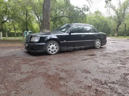 Mercedes-Benz E 300 1992 года за 2 300 000 тг. в Караганда – фото 8