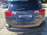 Toyota RAV4 2015 годаүшін10 800 000 тг. в Усть-Каменогорск – фото 4