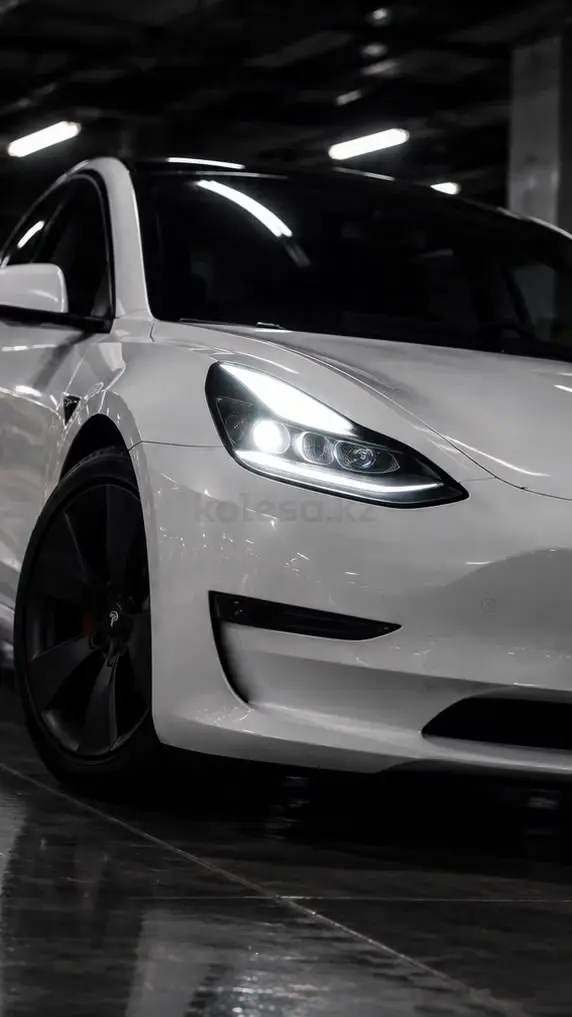 Tesla Model 3, 2021