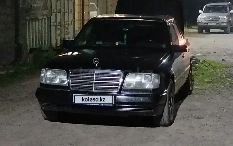Mercedes-Benz E 220 1994 года за 2 000 000 тг. в Талдыкорган