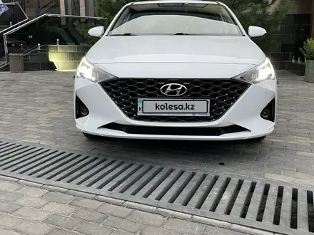 Hyundai Accent 2021 года за 8 200 000 тг. в Шымкент – фото 2