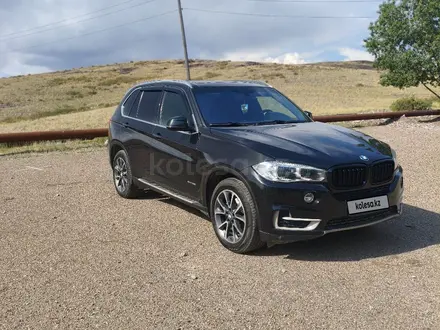 BMW X5 2016 года за 15 750 000 тг. в Караганда – фото 2