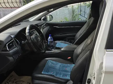 Toyota Camry 2020 года за 12 000 000 тг. в Алматы – фото 5
