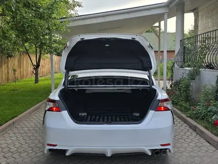 Toyota Camry 2020 года за 12 000 000 тг. в Алматы – фото 8