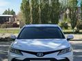 Toyota Camry 2023 года за 14 500 000 тг. в Актобе