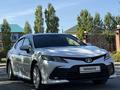 Toyota Camry 2023 года за 14 500 000 тг. в Актобе – фото 5