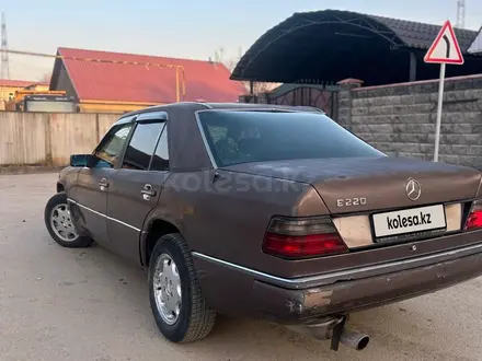 Mercedes-Benz E 220 1991 года за 1 000 000 тг. в Алматы – фото 8