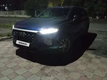 Hyundai Santa Fe 2019 года за 11 900 000 тг. в Караганда