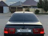 Volkswagen Passat 1994 года за 900 000 тг. в Уральск – фото 2