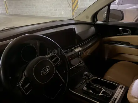 Kia Carnival 2021 года за 12 100 000 тг. в Астана – фото 2