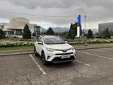 Toyota RAV4 2017 годаүшін11 900 000 тг. в Алматы