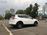 Toyota RAV4 2017 годаүшін11 900 000 тг. в Алматы – фото 4