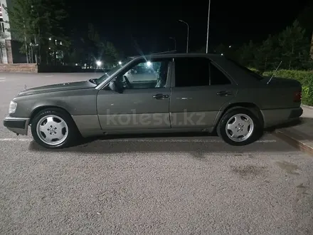 Mercedes-Benz E 200 1992 года за 1 500 000 тг. в Караганда – фото 6