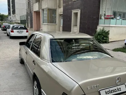 Mercedes-Benz E 280 1993 года за 2 150 000 тг. в Алматы – фото 15