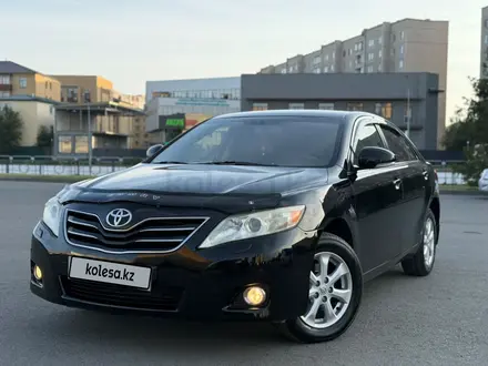 Toyota Camry 2011 года за 7 700 000 тг. в Семей