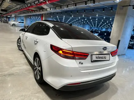 Kia K5 2018 года за 9 300 000 тг. в Алматы – фото 3