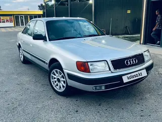 Audi 100