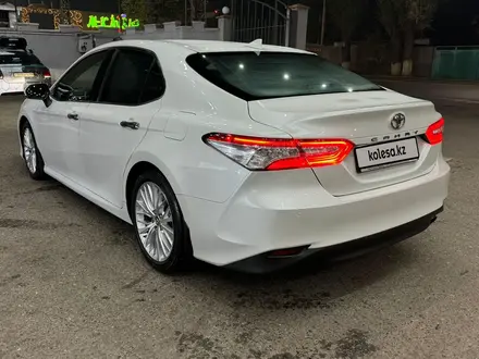 Toyota Camry 2018 года за 15 000 000 тг. в Тараз – фото 4