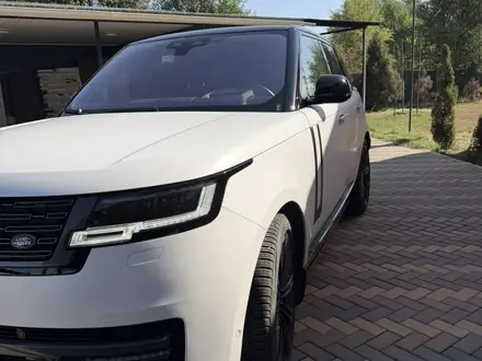 Land Rover Range Rover 2024 года за 105 000 000 тг. в Алматы – фото 2