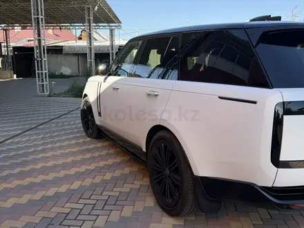 Land Rover Range Rover 2024 года за 105 000 000 тг. в Алматы – фото 3