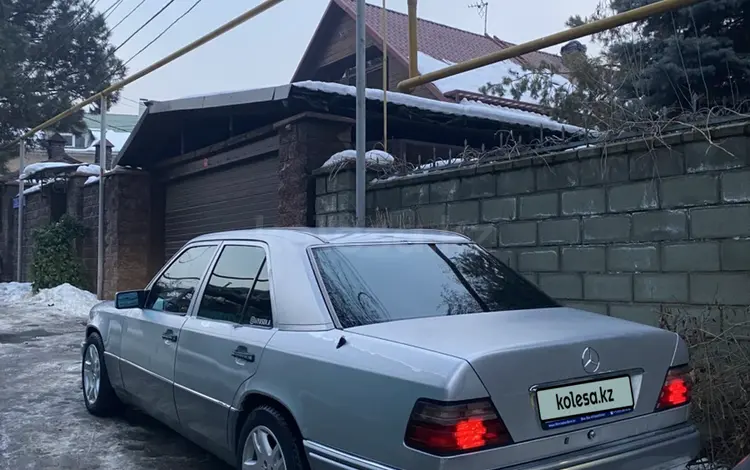 Mercedes-Benz E 220 1994 годаүшін2 900 000 тг. в Алматы