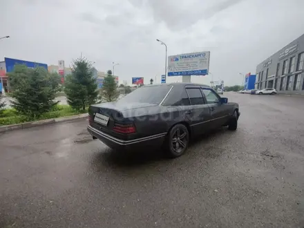 Mercedes-Benz E 200 1995 года за 2 200 000 тг. в Караганда – фото 3