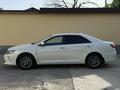 Toyota Camry 2018 годаүшін11 500 000 тг. в Шымкент – фото 2