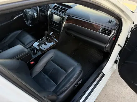 Toyota Camry 2018 года за 11 500 000 тг. в Шымкент – фото 11