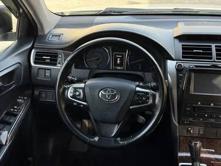 Toyota Camry 2018 года за 11 500 000 тг. в Шымкент – фото 18