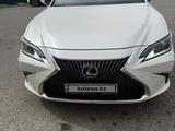 Lexus ES 250 2018 года за 15 500 000 тг. в Шымкент – фото 2