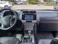 Toyota Land Cruiser Prado 2018 года за 26 900 000 тг. в Актобе – фото 10