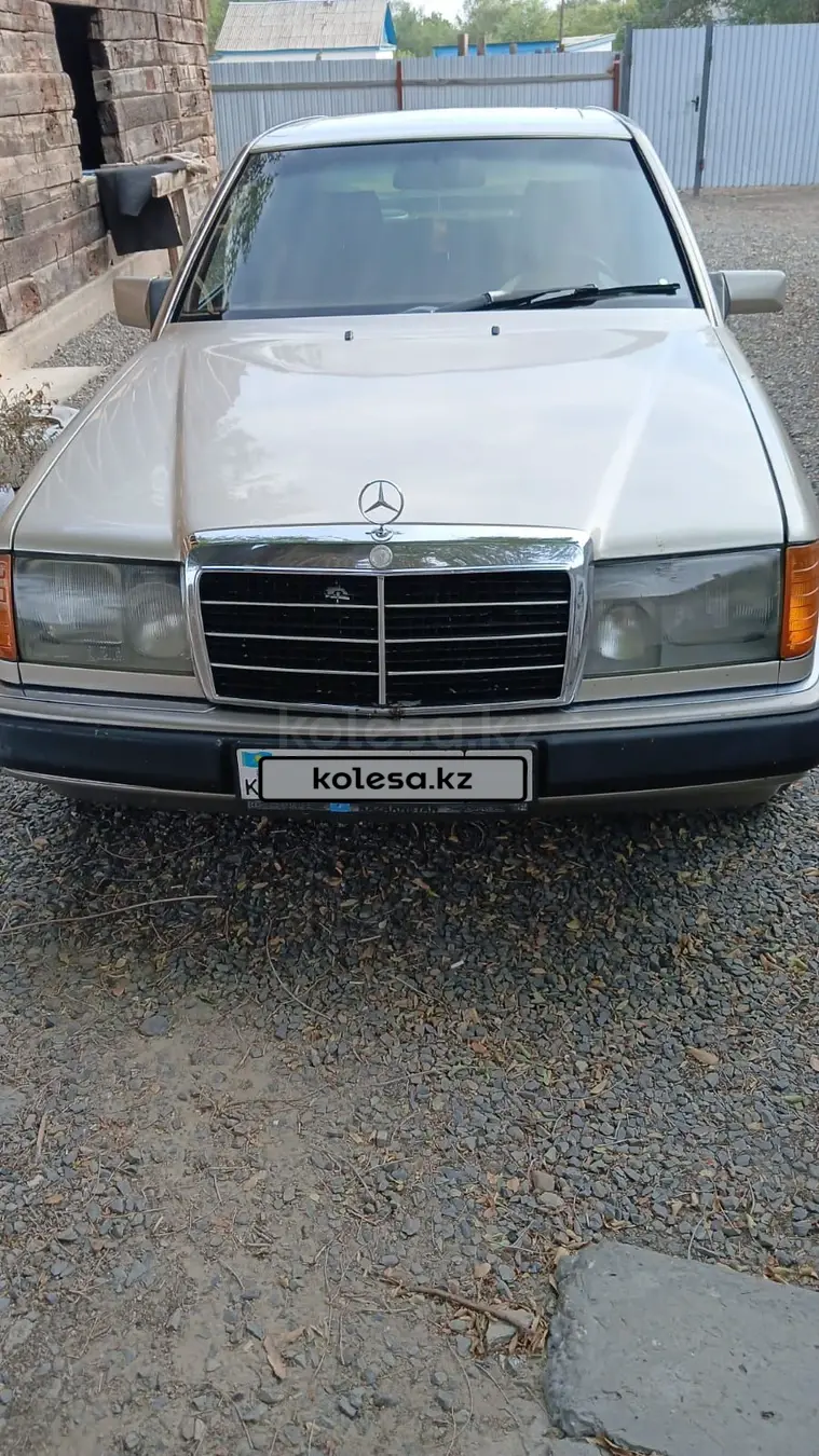 Mercedes-Benz E-Class, 1990