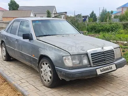 Mercedes-Benz E 200 1992 года за 650 000 тг. в Актобе