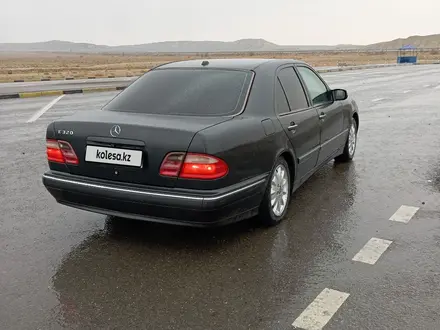 Mercedes-Benz E 320 2001 года за 4 700 000 тг. в Жанаозен – фото 3