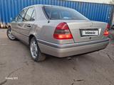 Mercedes-Benz C 180 1994 годаүшін2 550 000 тг. в Астана – фото 3