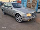 Mercedes-Benz C 180 1994 годаүшін2 550 000 тг. в Астана – фото 5