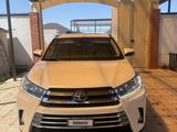 Toyota Highlander 2019 года за 13 000 000 тг. в Актобе – фото 2