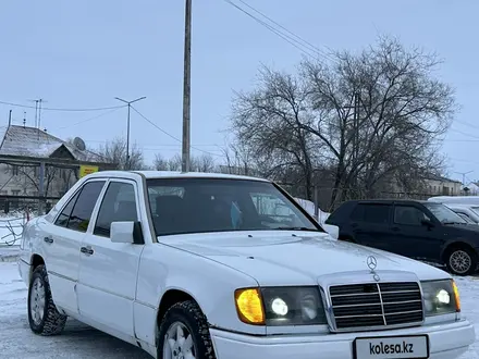 Mercedes-Benz E 220 1992 годаүшін1 700 000 тг. в Караганда – фото 2