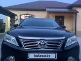 Toyota Camry 2013 года за 9 800 000 тг. в Атырау – фото 2