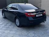 Toyota Camry 2013 года за 9 800 000 тг. в Атырау – фото 3