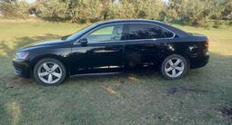 Volkswagen Passat 2013 года за 5 000 000 тг. в Атырау – фото 3