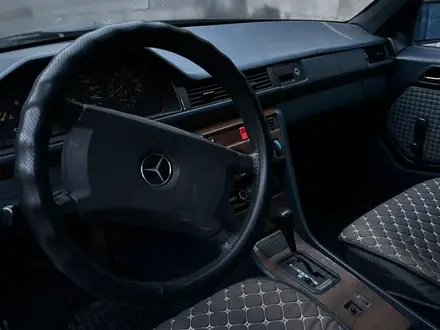 Mercedes-Benz E 230 1991 года за 1 150 000 тг. в Алматы