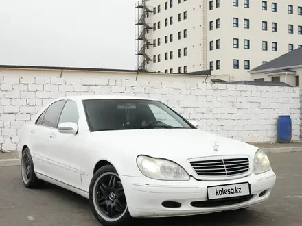Mercedes-Benz S 320 2001 года за 4 300 000 тг. в Актау – фото 2