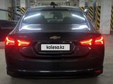 Chevrolet Malibu 2020 года за 7 590 000 тг. в Астана – фото 2