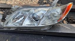 Тойота Камри 40 привозной фара есть за 60 000 тг. в Алматы – фото 3