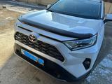 Toyota RAV4 2021 годаүшін17 000 000 тг. в Атырау – фото 2