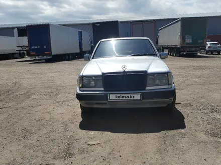 Mercedes-Benz E 260 1992 года за 1 300 000 тг. в Алматы