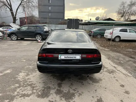 Toyota Camry 1999 года за 3 500 000 тг. в Алматы – фото 6